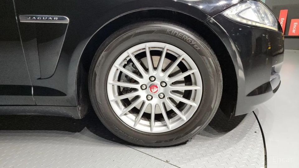 Jaguar xf