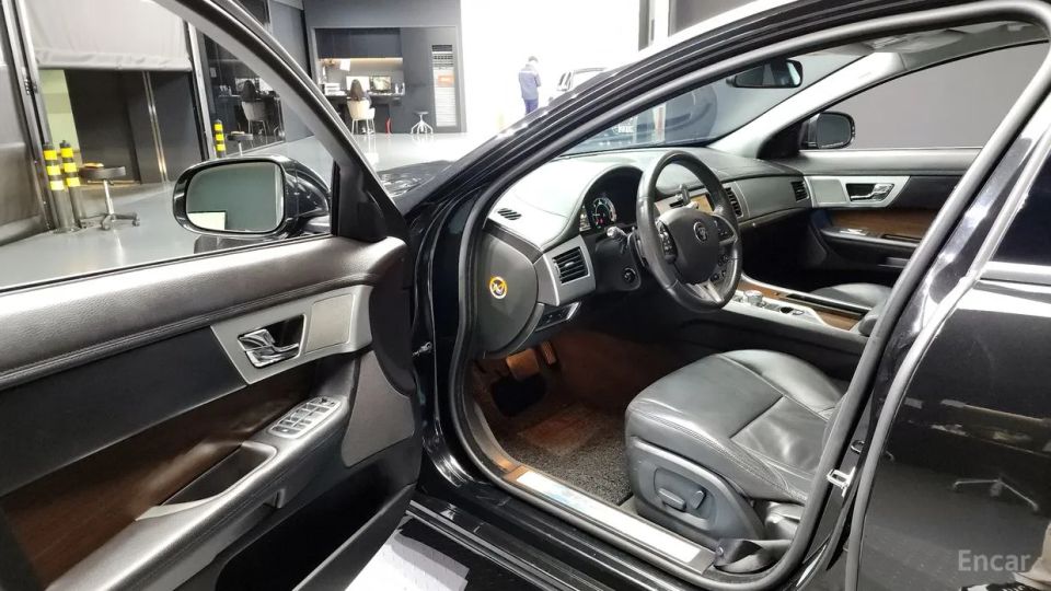 Jaguar xf