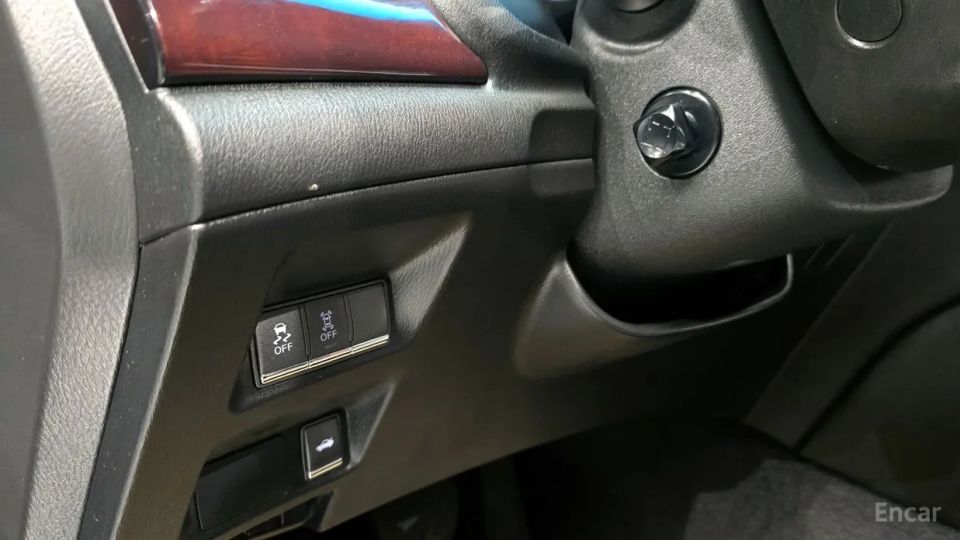 Infiniti M