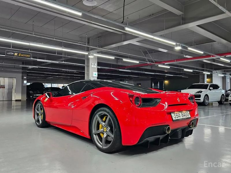 Ferrari 488