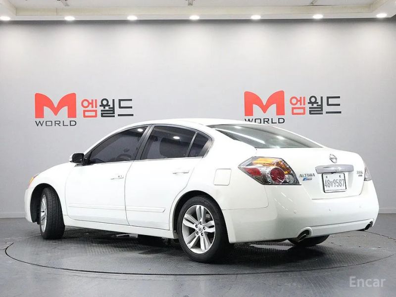 Nissan altima