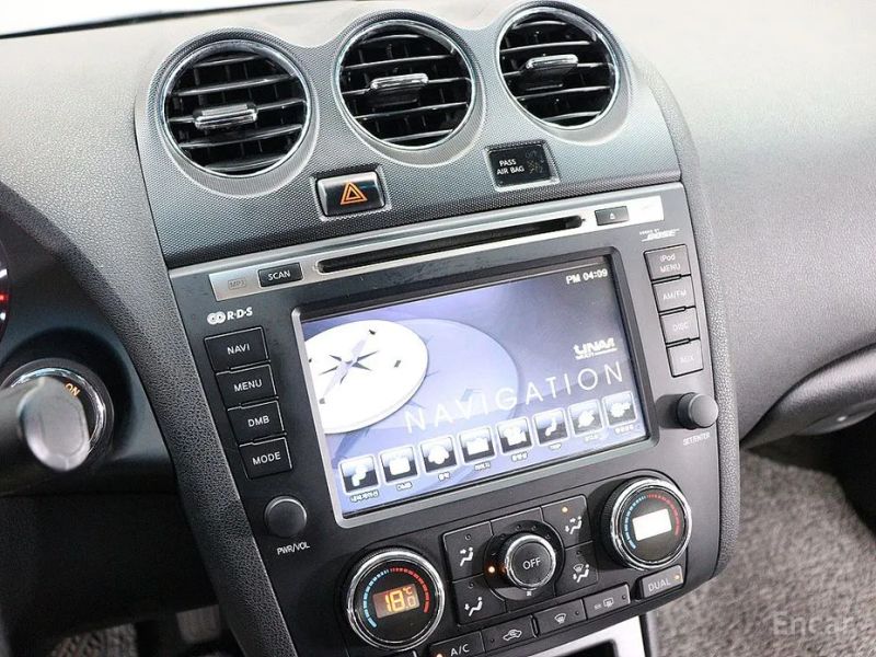 Nissan altima