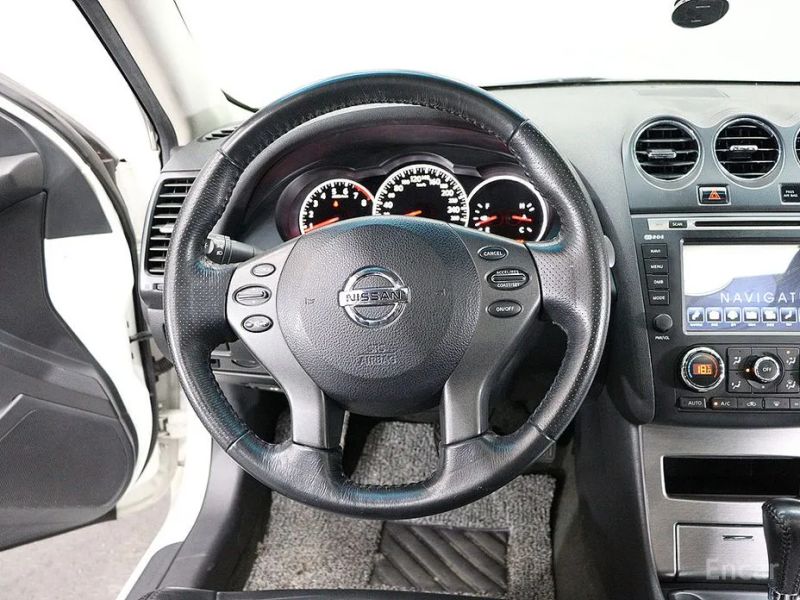Nissan altima