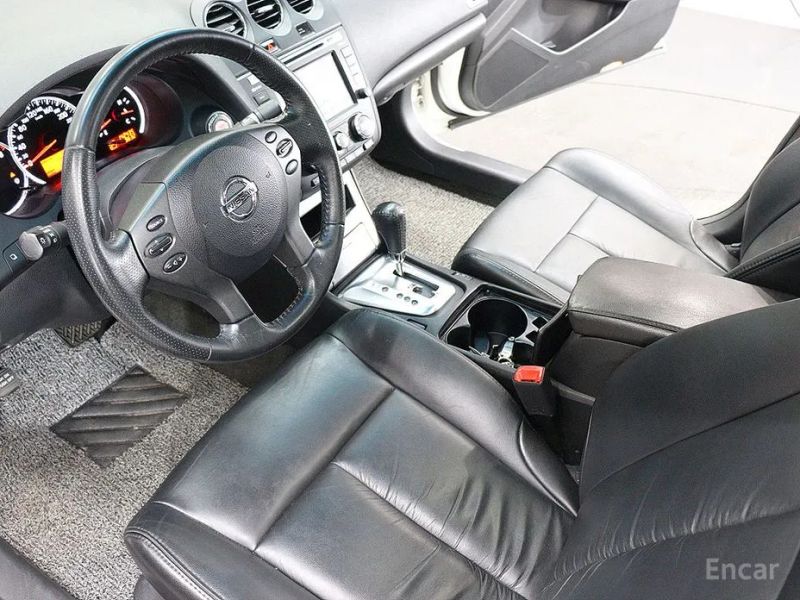 Nissan altima