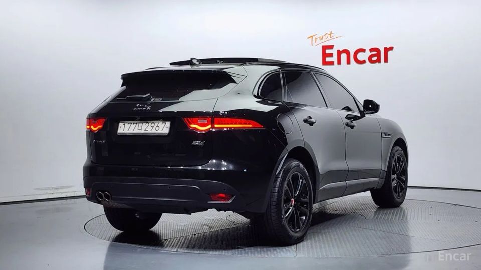Jaguar F-PACE