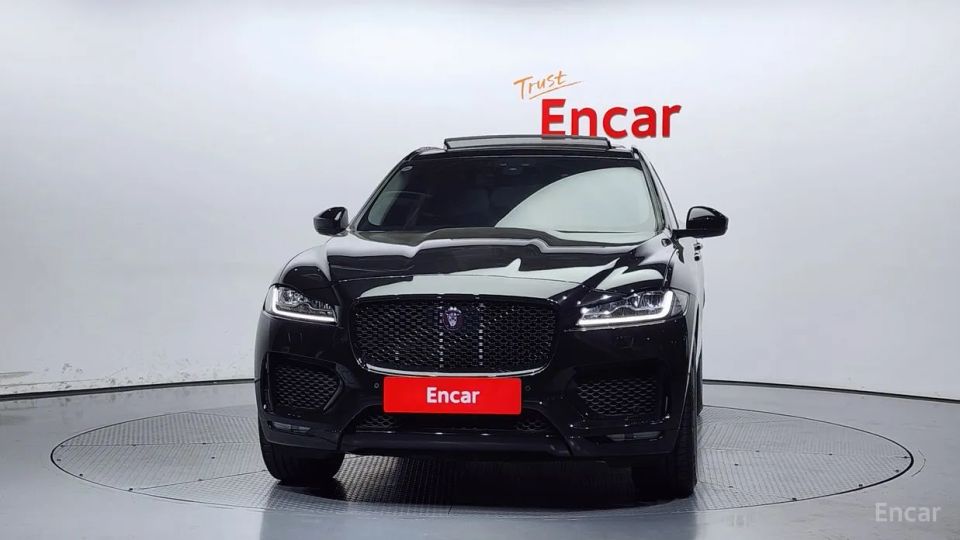 Jaguar F-PACE