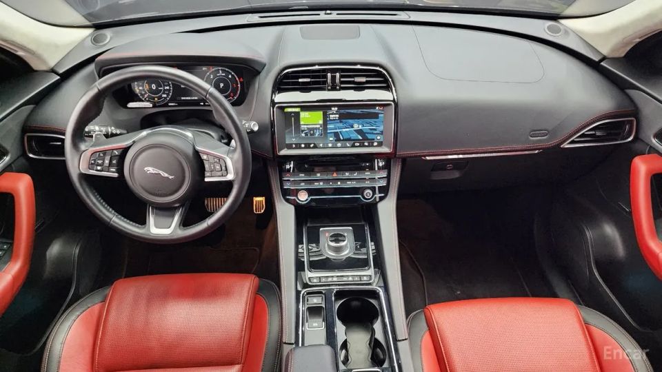 Jaguar F-PACE