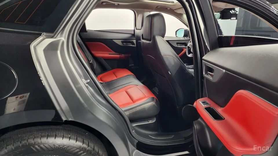 Jaguar F-PACE