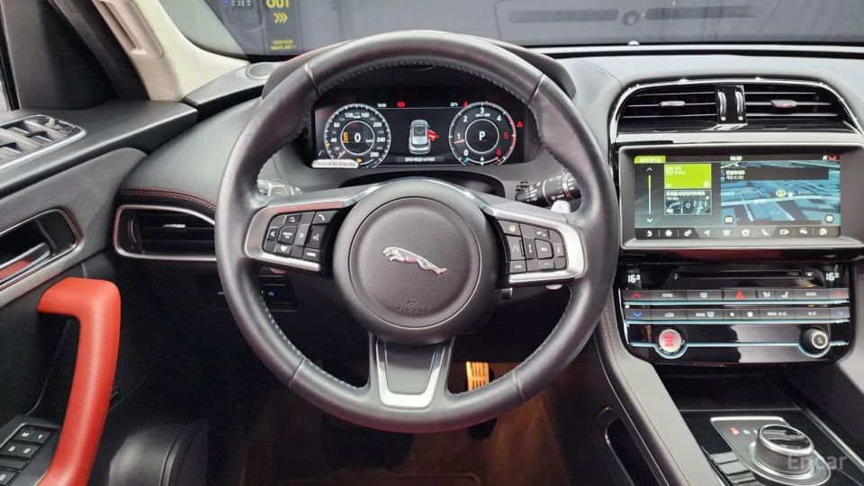 Jaguar F-PACE