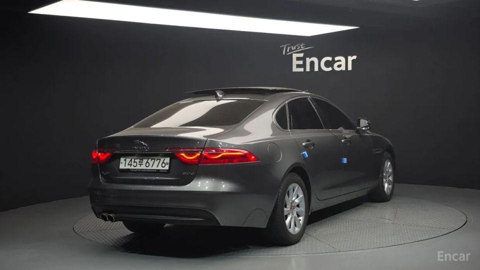 Jaguar xf