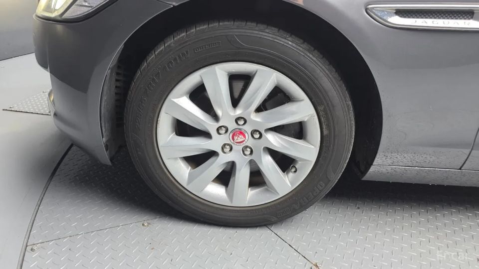 Jaguar xf