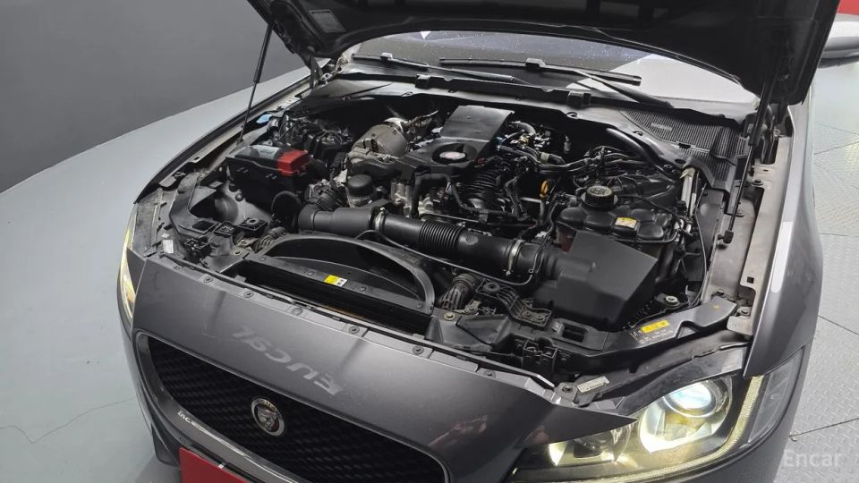 Jaguar xf