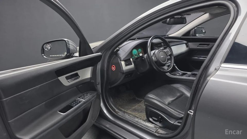Jaguar xf
