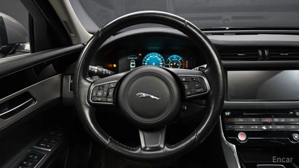 Jaguar xf