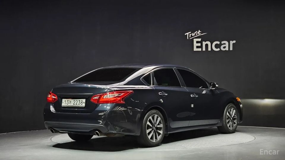 Nissan altima