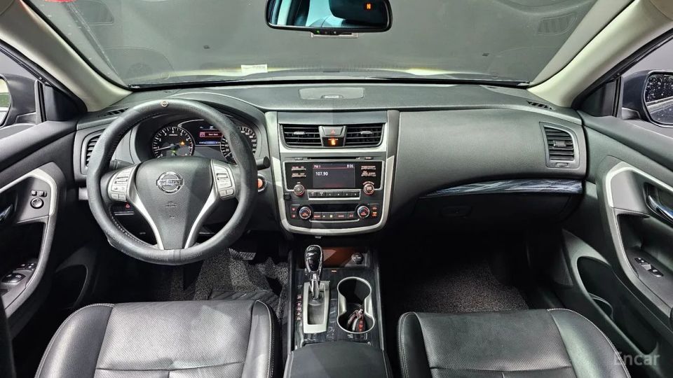 Nissan altima