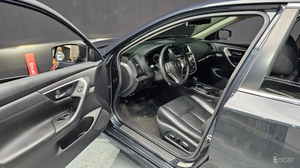 Nissan altima