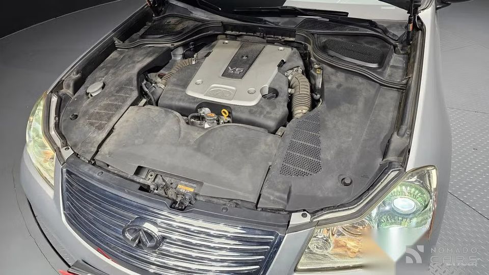 Infiniti M