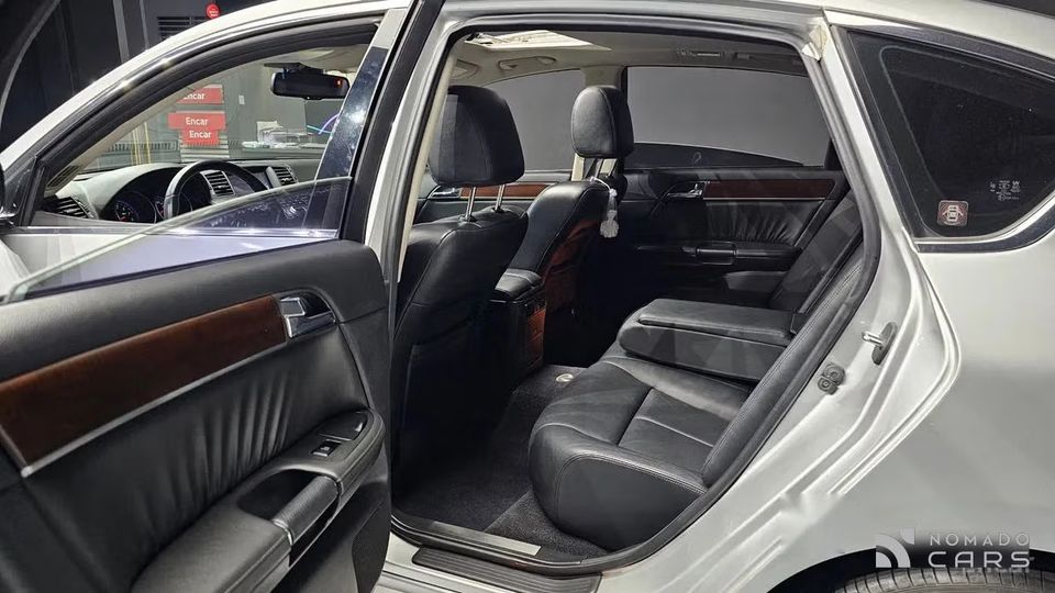Infiniti M