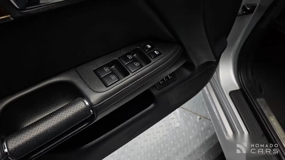 Infiniti M