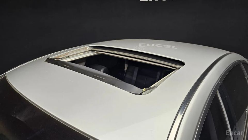 Infiniti M