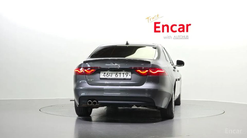 Jaguar xf