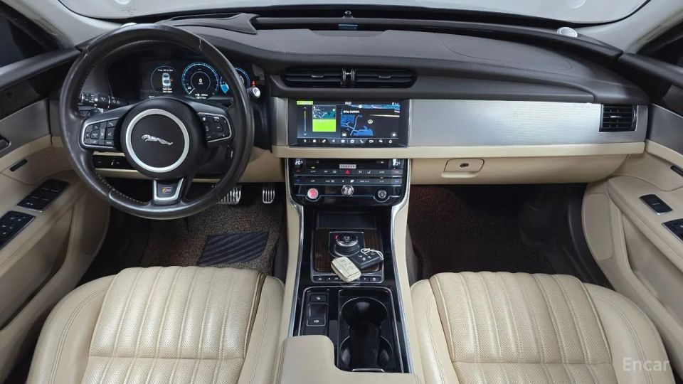 Jaguar xf