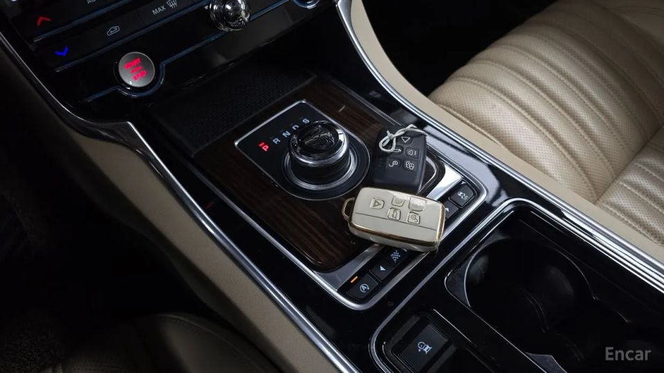 Jaguar xf