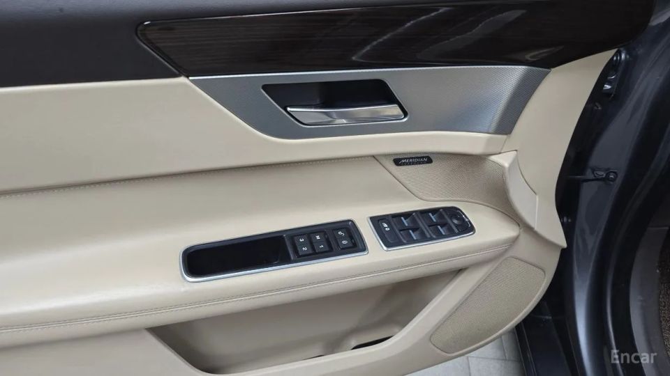 Jaguar xf