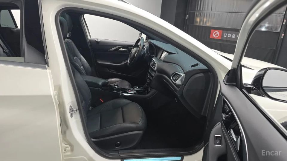Infiniti QX30