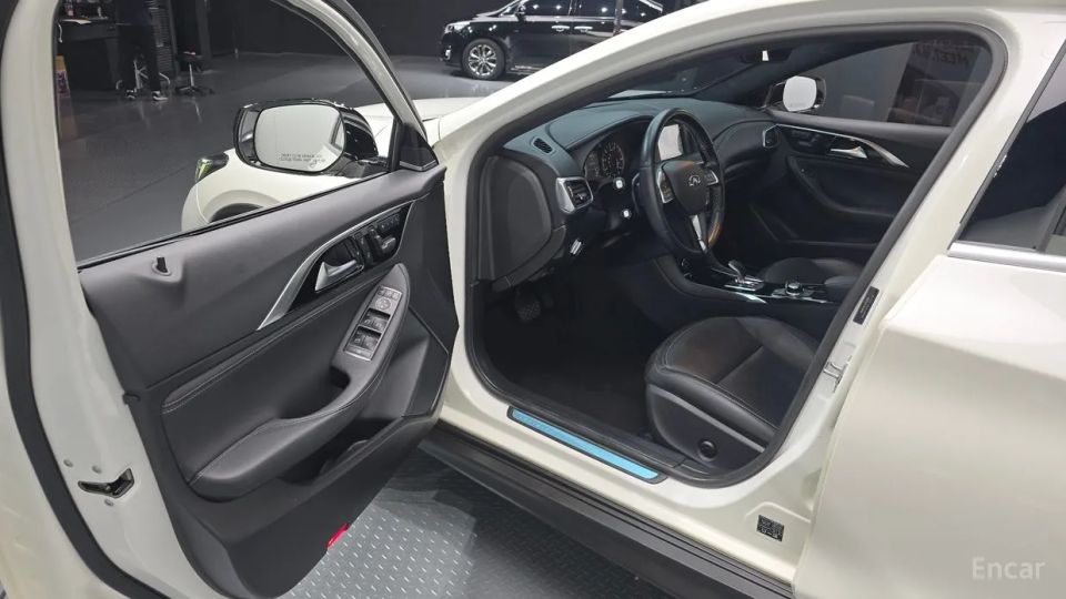 Infiniti QX30