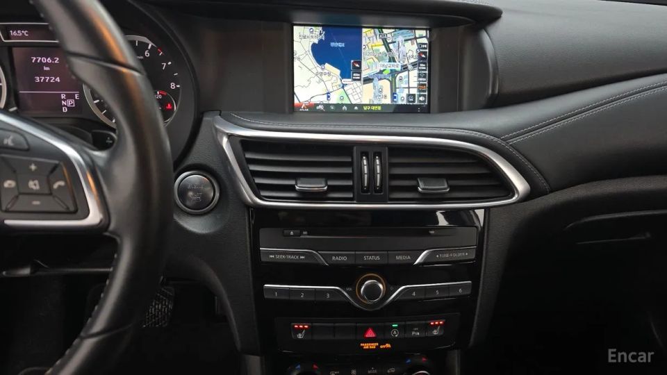Infiniti QX30