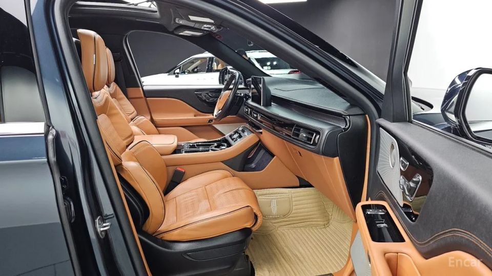 Lincoln Aviator