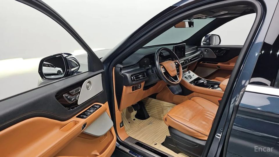 Lincoln Aviator