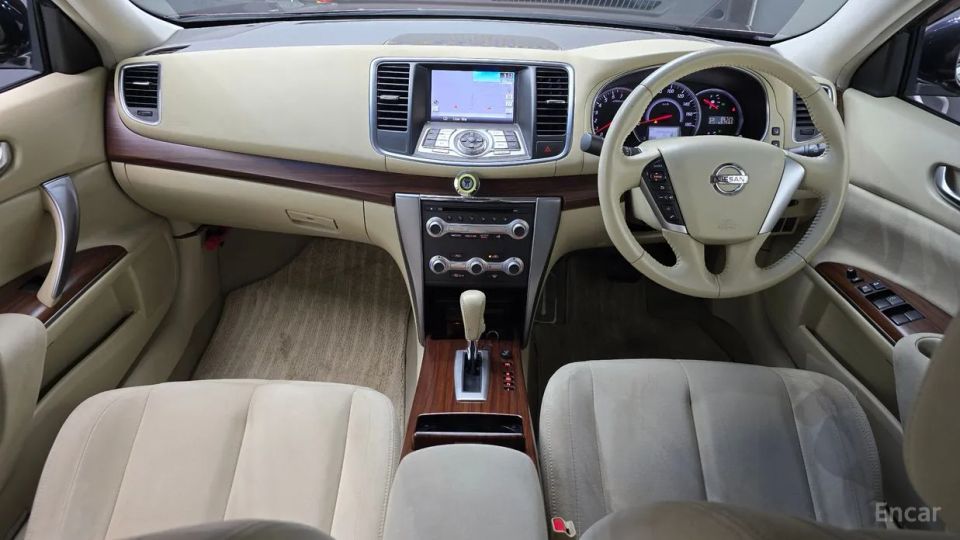 Nissan teana