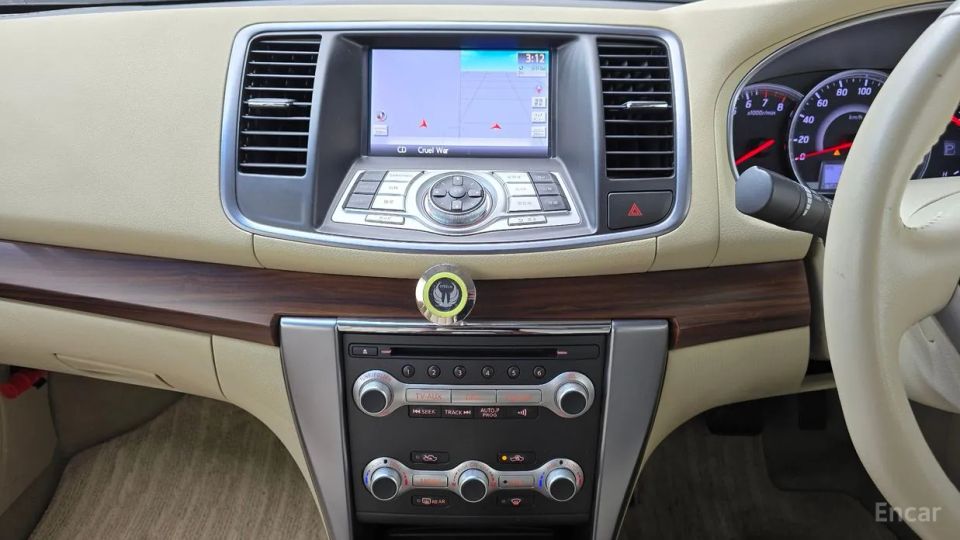 Nissan teana