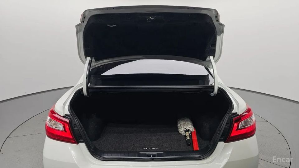 Nissan altima