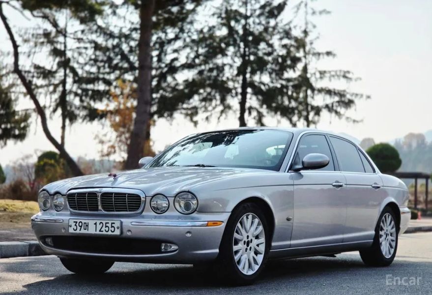 Jaguar XJ