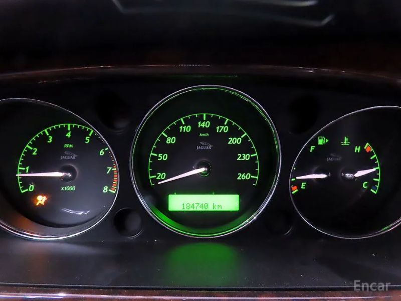 Jaguar XJ