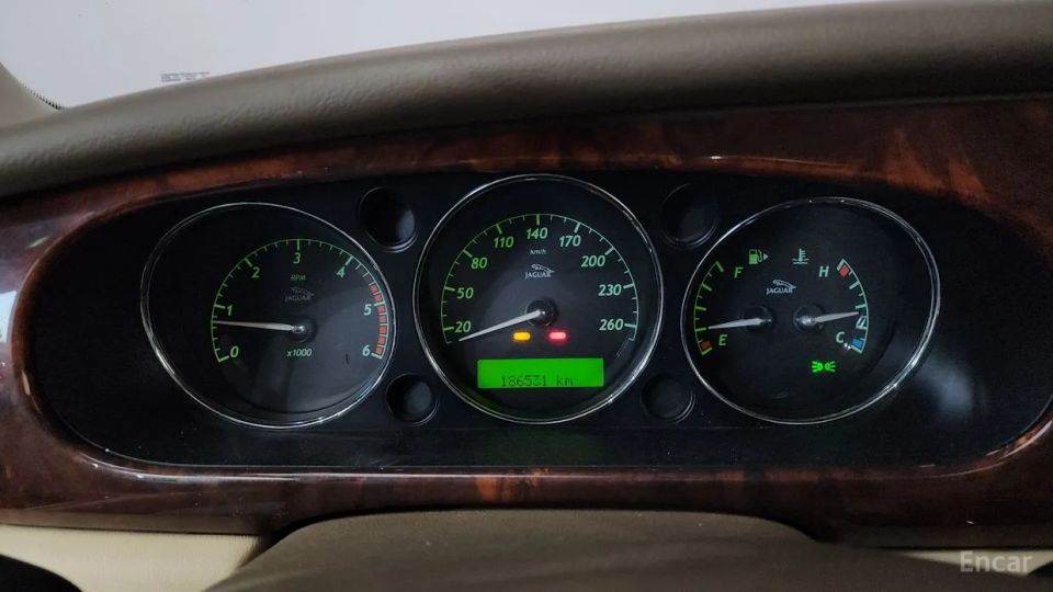 Jaguar XJ