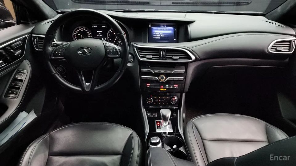 Infiniti QX30