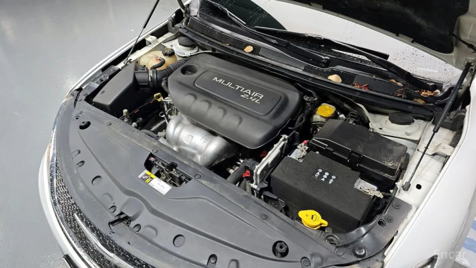 Chrysler 200