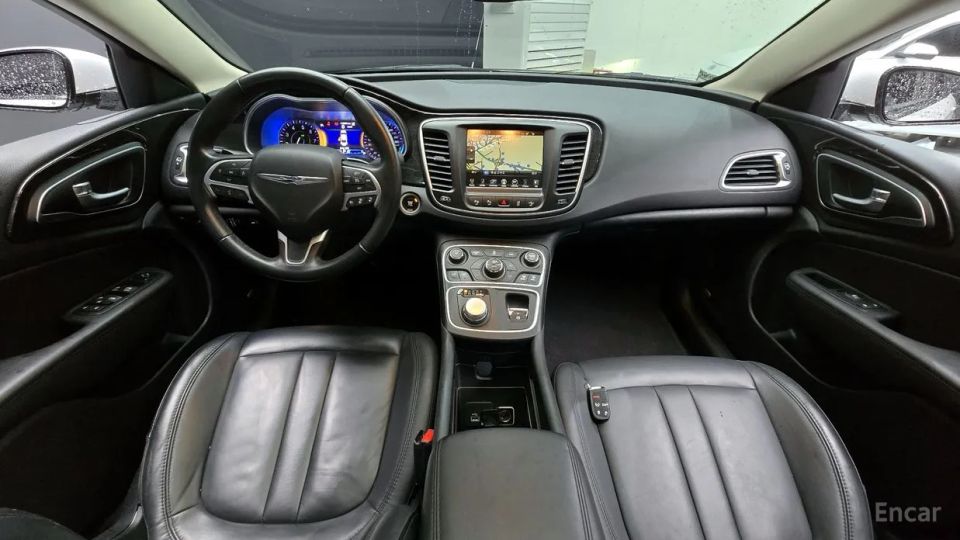 Chrysler 200