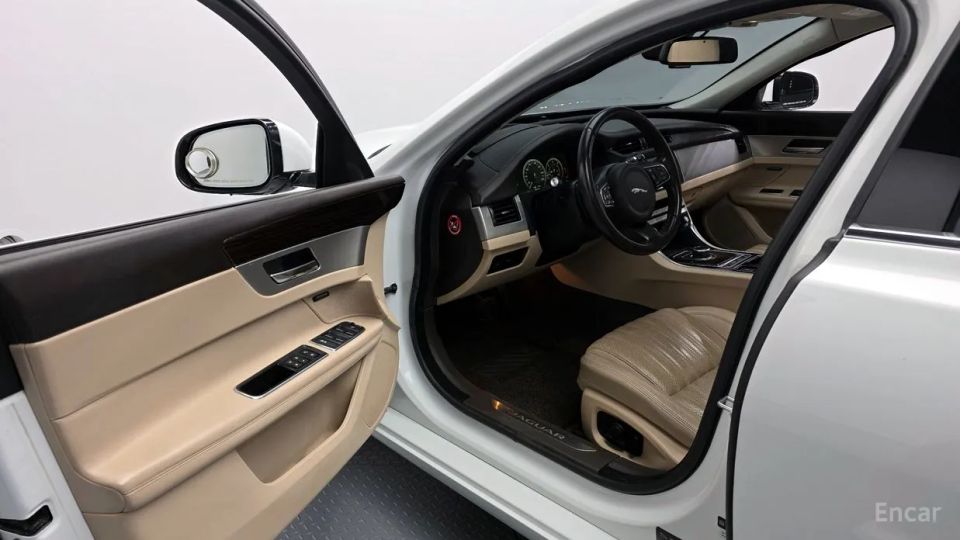 Jaguar xf