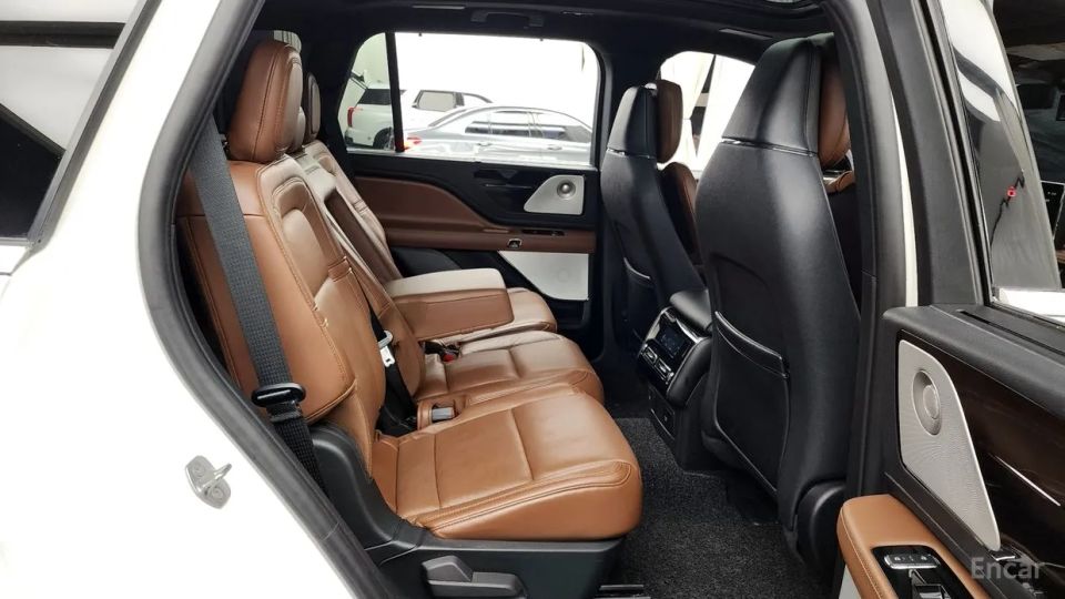 Lincoln Aviator