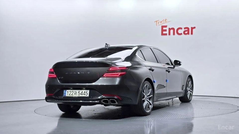 Genesis G70