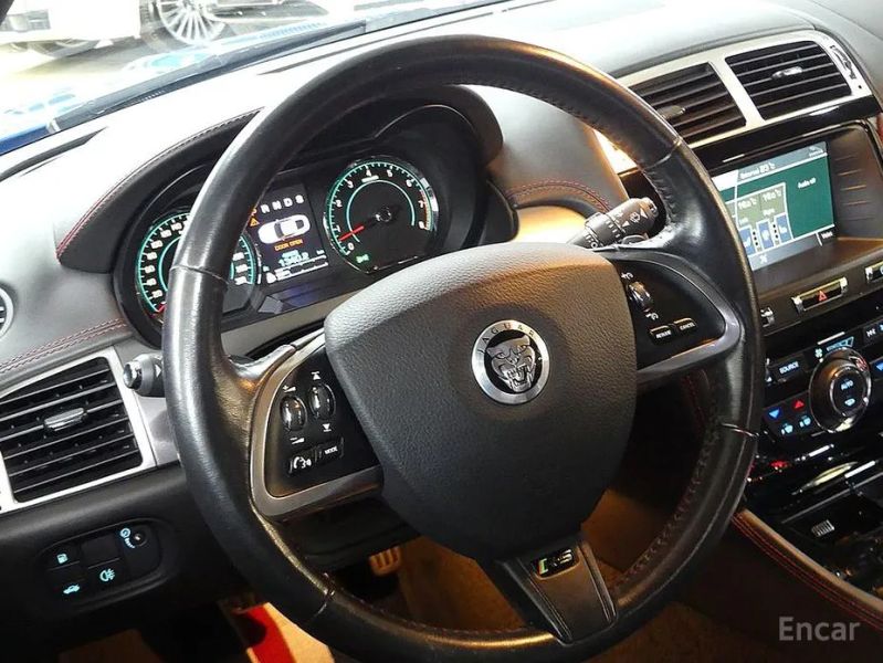 Jaguar XKR