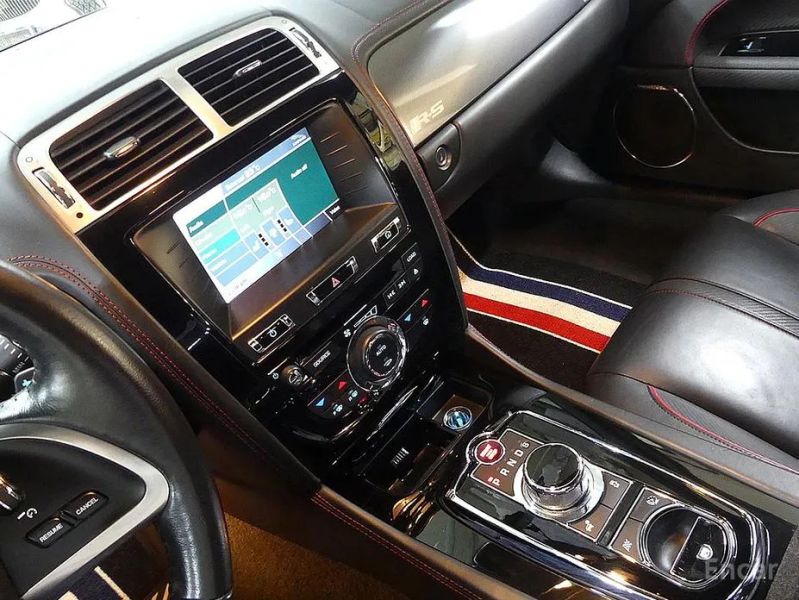 Jaguar XKR