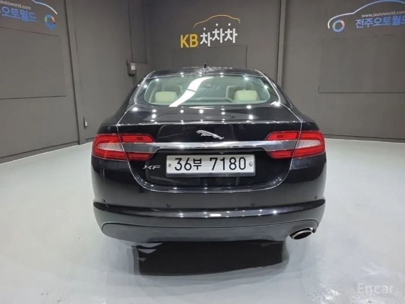Jaguar xf