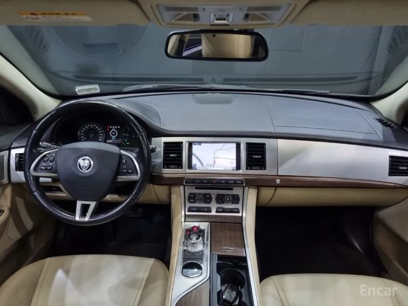 Jaguar xf